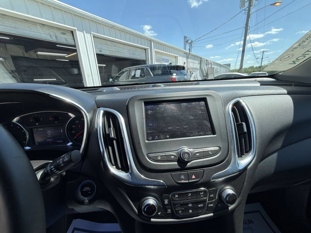 Used 2023 Chevrolet Equinox LT FWD image 16