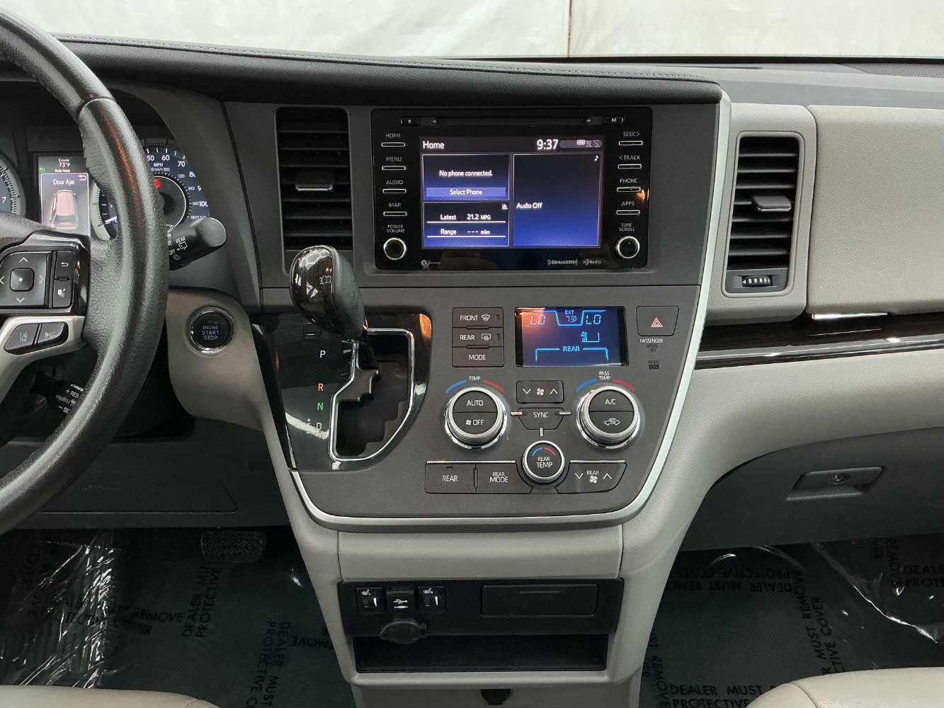 Used 2020 Toyota Sienna XLE AWD/4WD image 29
