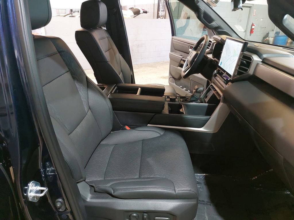 Used 2025 Toyota Tundra Limited AWD/4WD image 10