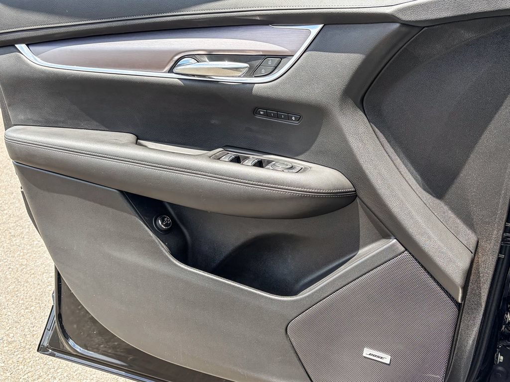 Certified 2025 Cadillac XT6 Luxury FWD image 37