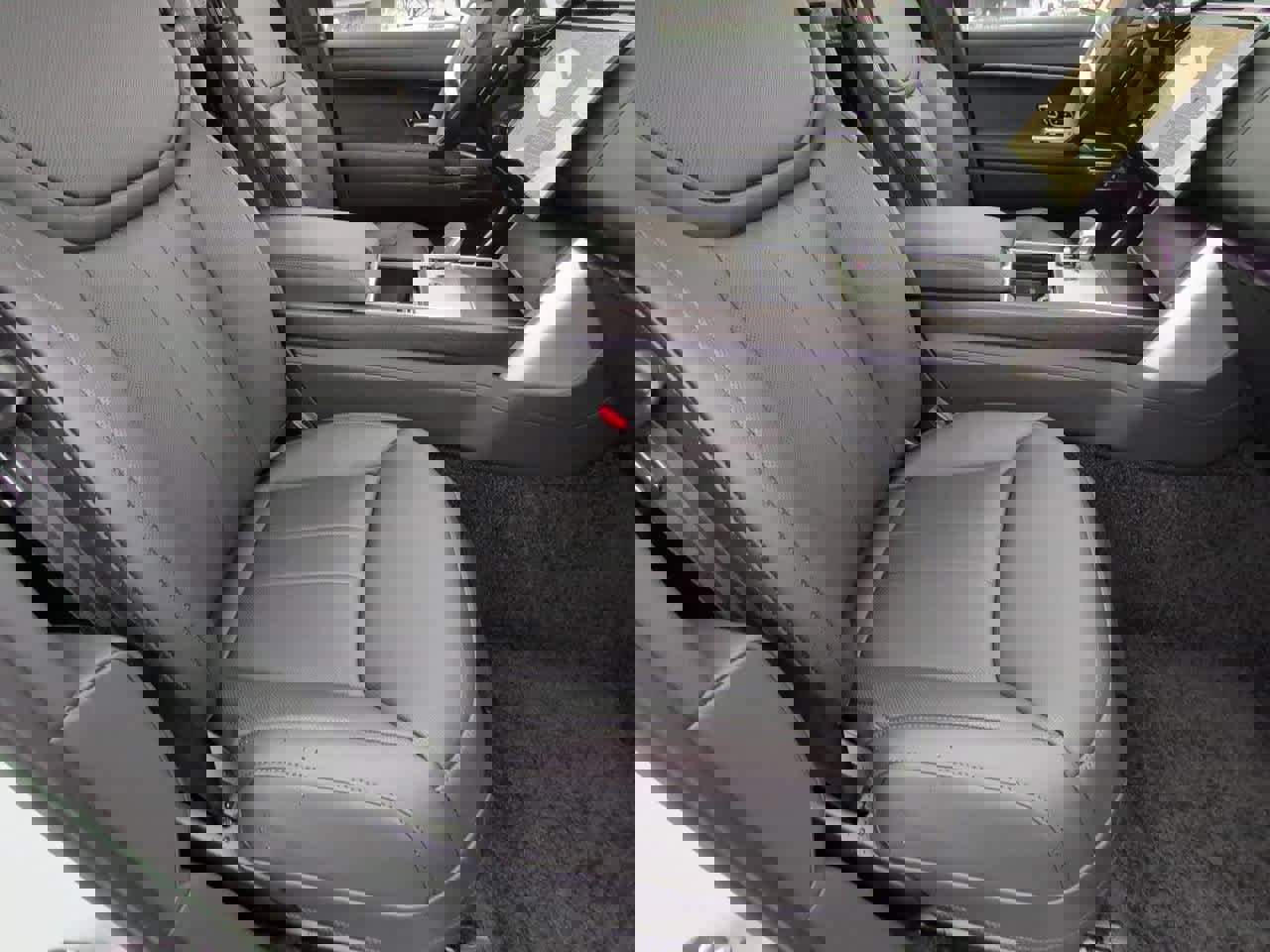 New 2026 Land Rover Range Rover Long Wheelbase SE image 23