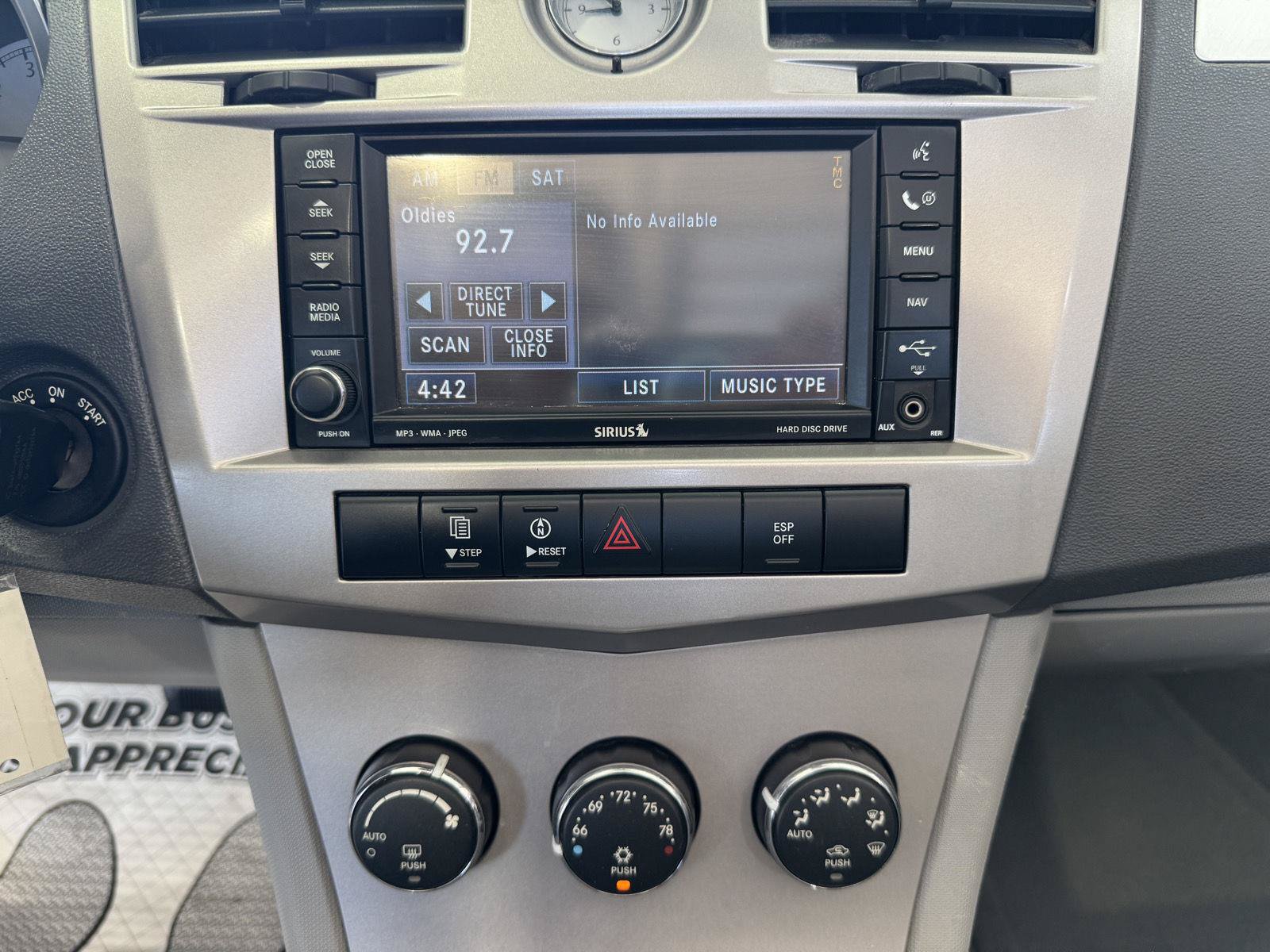 Used 2008 Chrysler Sebring Touring w/ Electronics Convenience Group FWD image 22