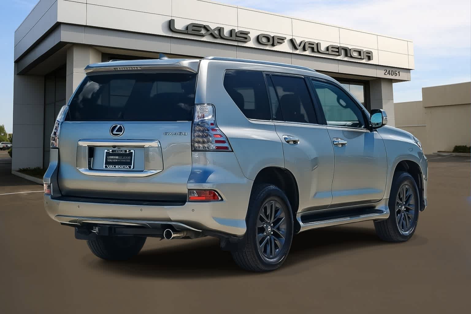 Certified 2022 Lexus GX 460 Premium w/ Premium Package AWD/4WD image 4