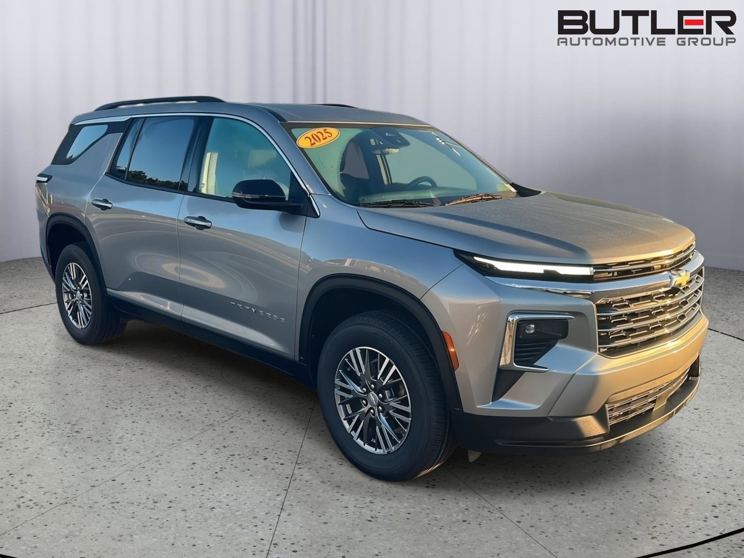Used 2025 Chevrolet Traverse LT AWD/4WD image 8