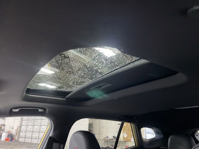 Used 2024 Chevrolet Trax RS w/ Sunroof Package image 22