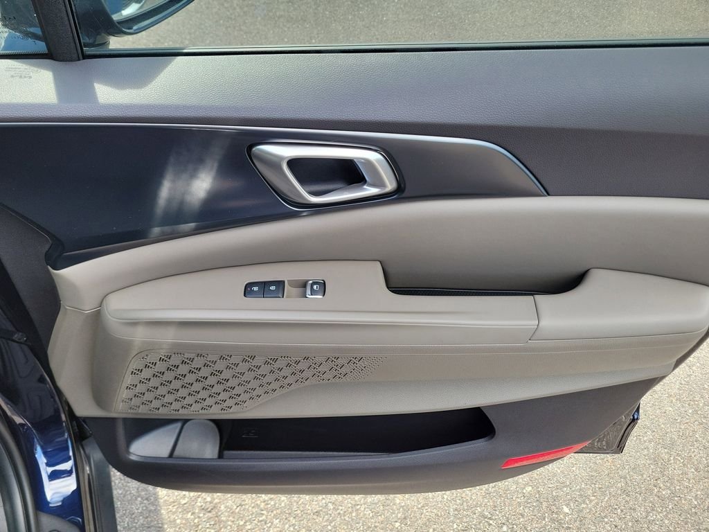 New 2026 Kia Carnival FWD image 10