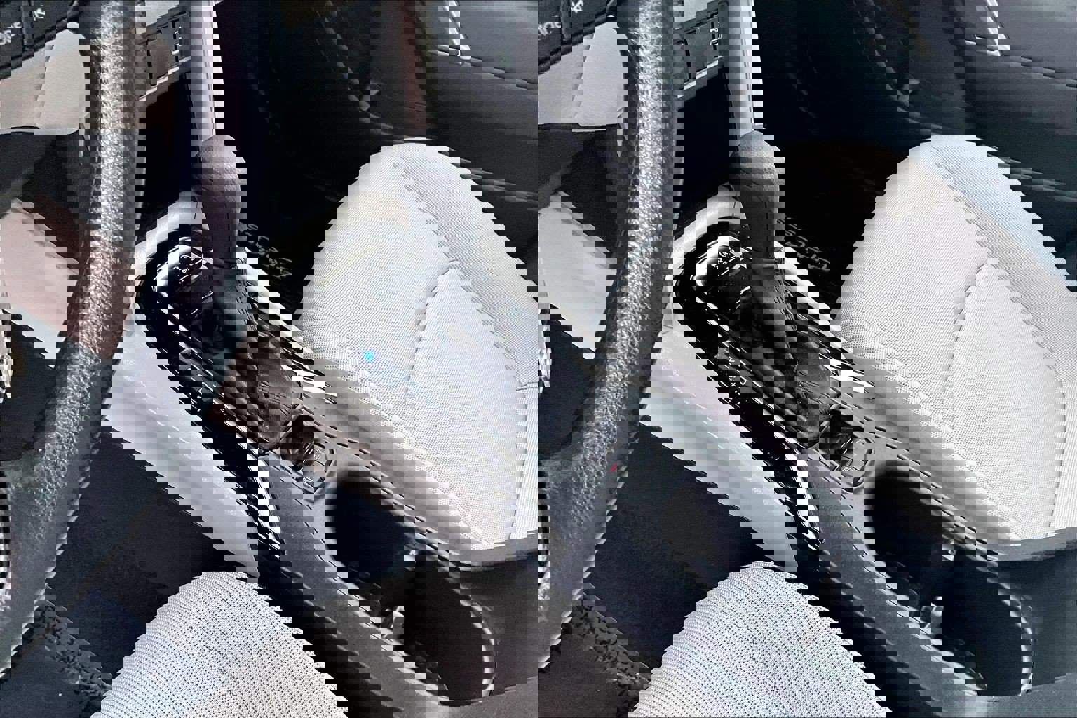 Used 2024 Toyota Corolla Cross L image 15