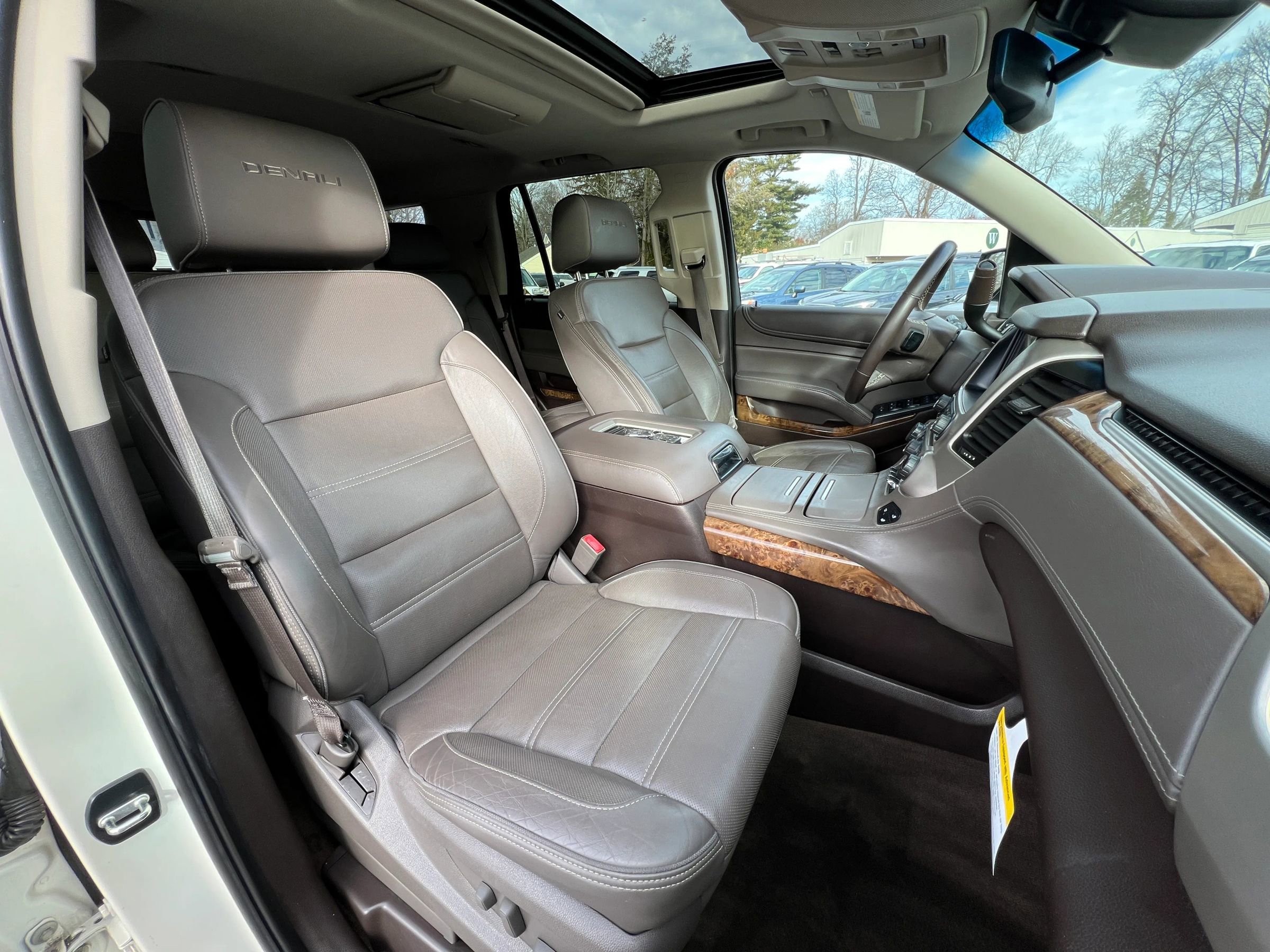 Used 2015 GMC Yukon Denali image 35