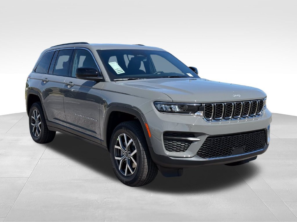 New 2027 Jeep Grand Cherokee Laredo RWD image 29