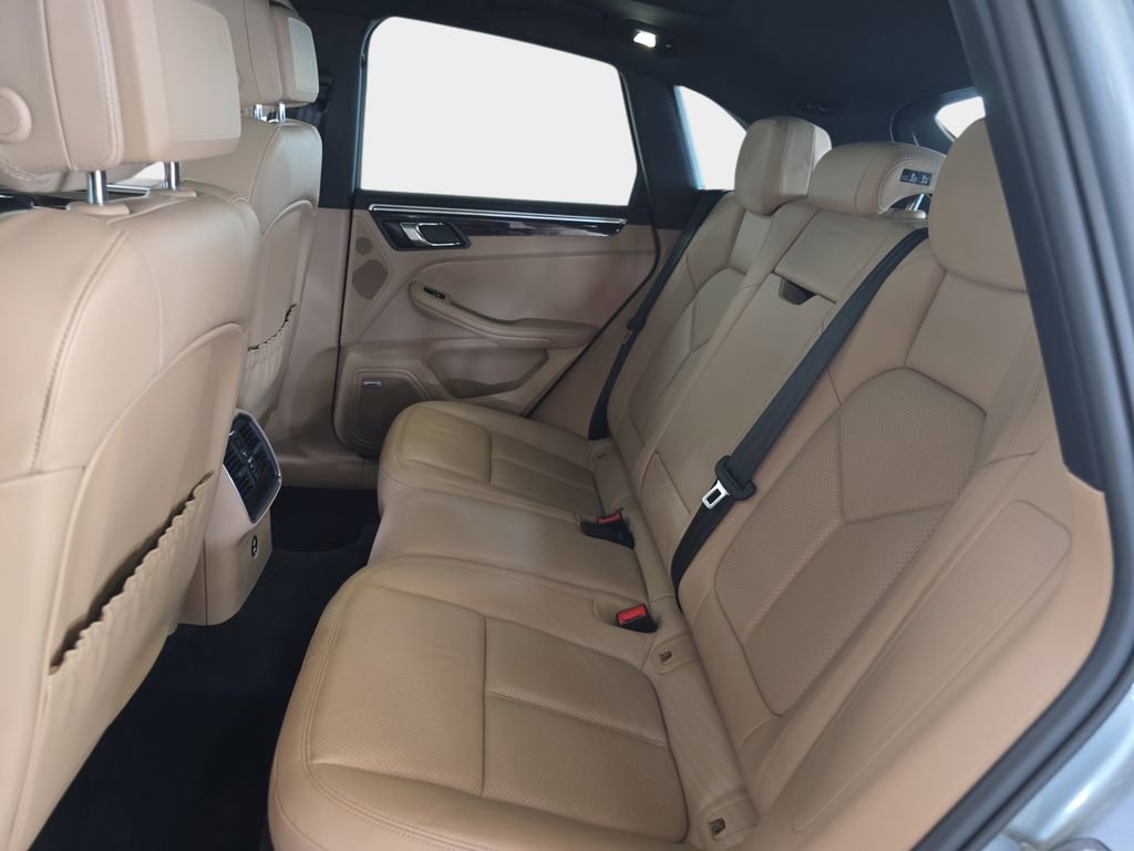 Used 2021 Porsche Macan S image 14