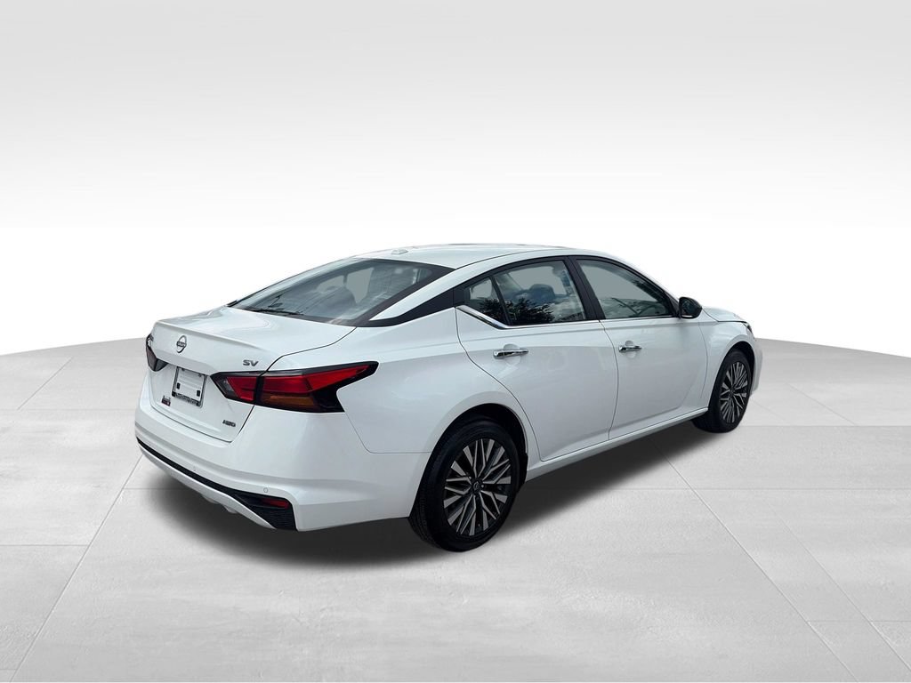Used 2024 Nissan Altima 2.5 SV AWD/4WD image 6