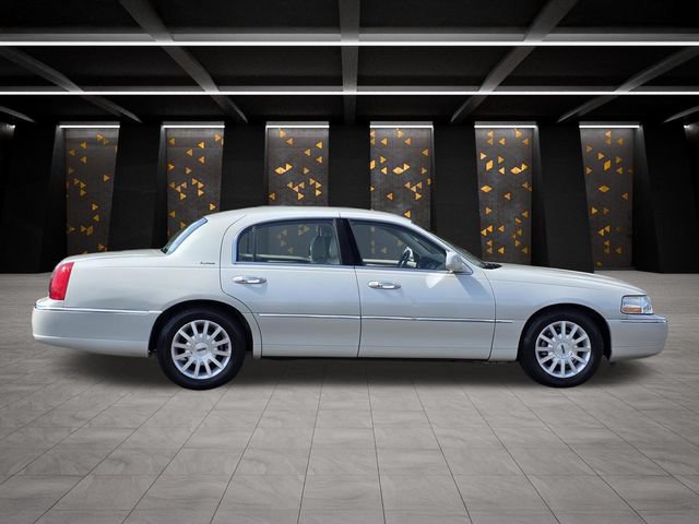 Used 2006 Lincoln Town Car Signature RWD video 3
