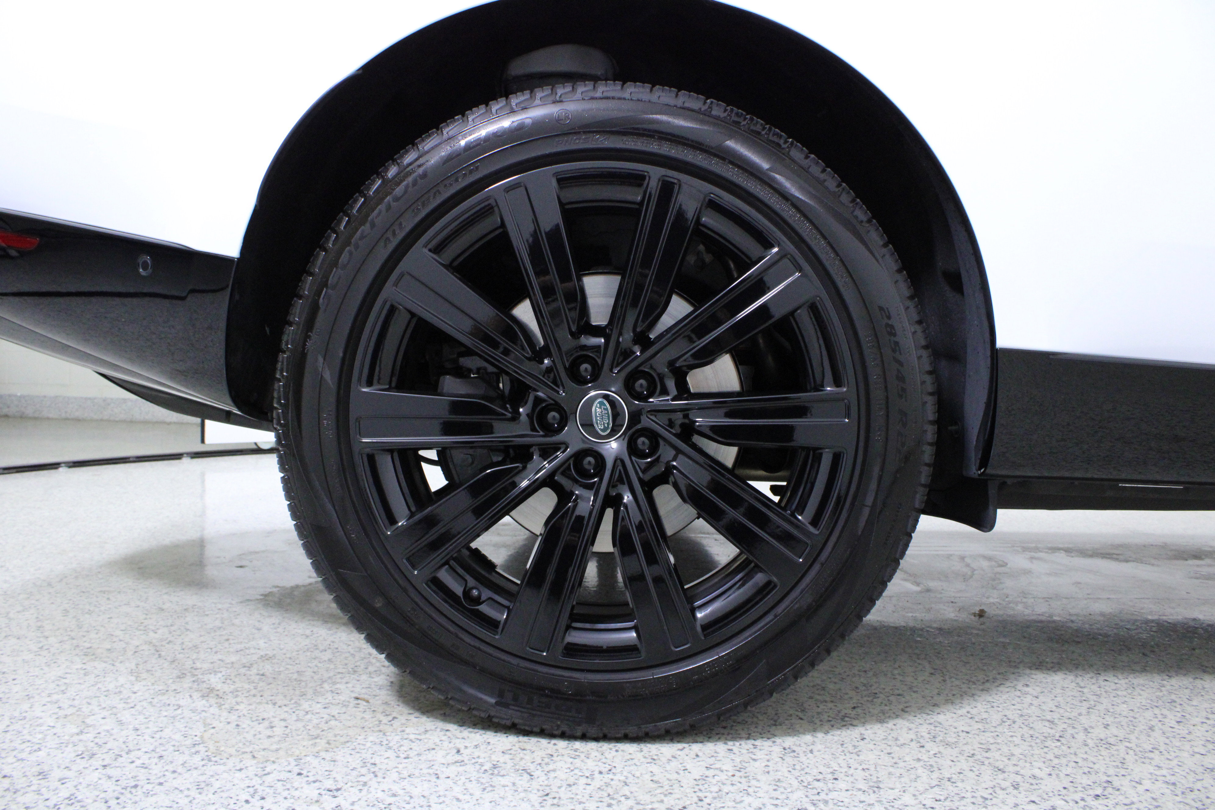 Used 2024 Land Rover Range Rover SE image 8