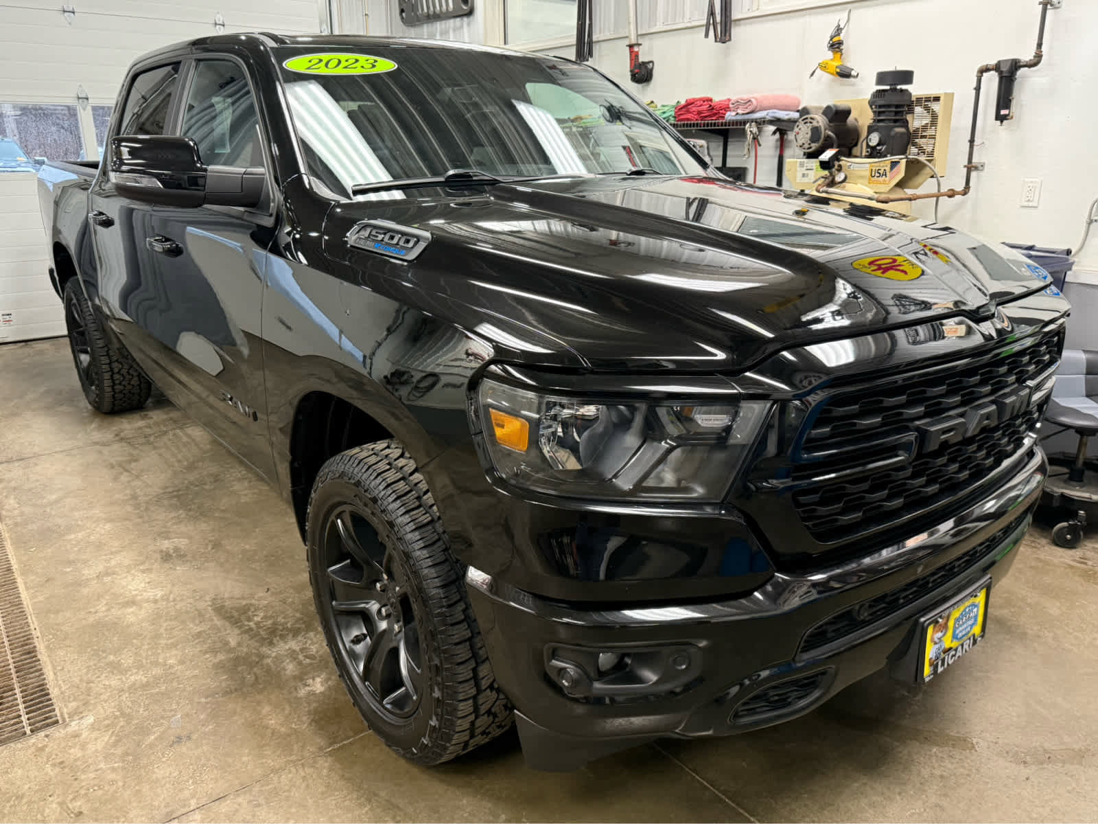 Used 2023 RAM 1500 Big Horn AWD/4WD image 3