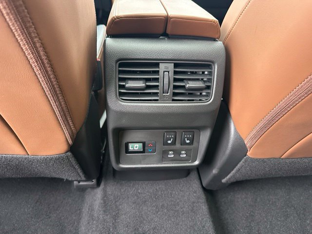 Used 2024 Nissan Rogue Platinum w/ Platinum Premium Package AWD/4WD image 18