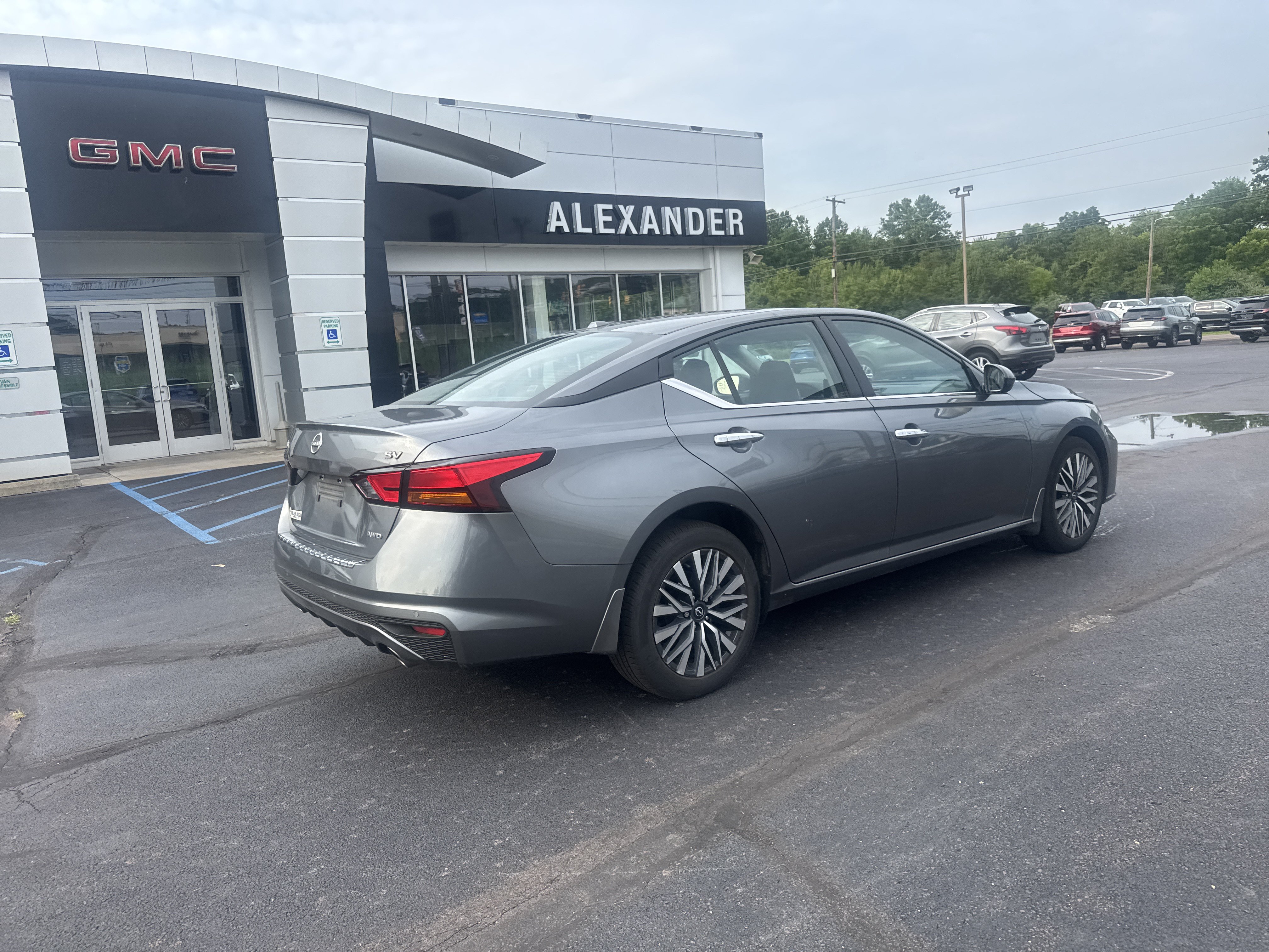 Used 2023 Nissan Altima 2.5 SV w/ SV Premium Package AWD/4WD video 3