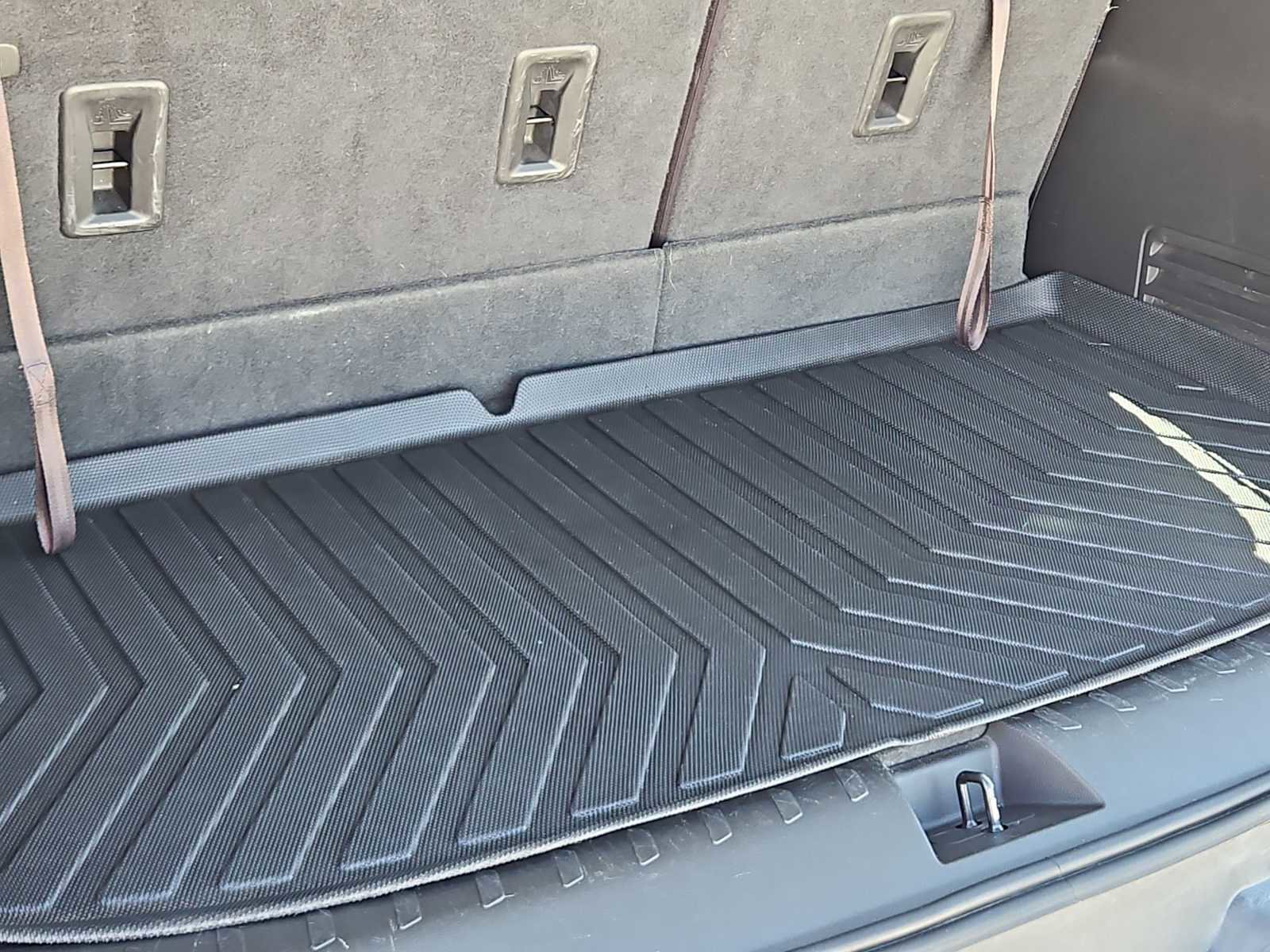 Used 2019 Chevrolet Traverse LT FWD image 23