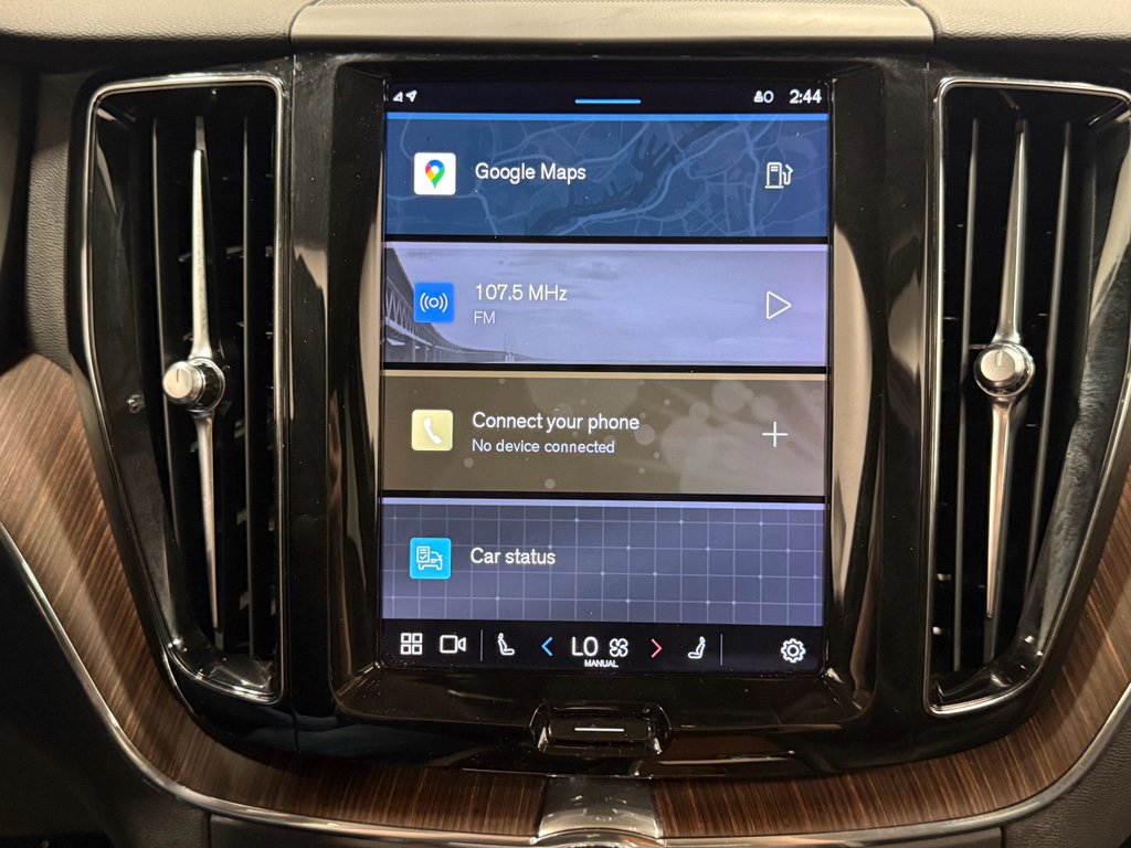 Used 2022 Volvo XC60 B5 Momentum image 19