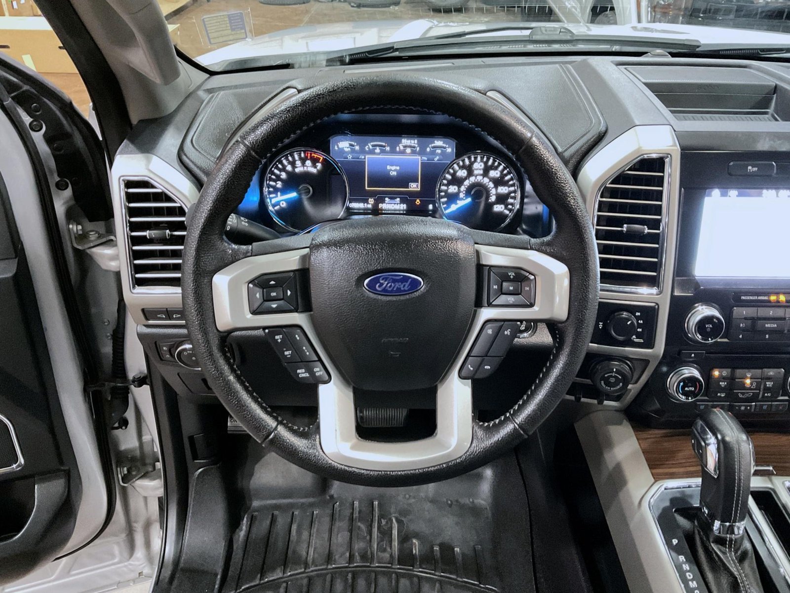 Used 2016 Ford F150 Lariat w/ Equipment Group 502A Luxury AWD/4WD image 11