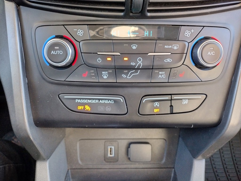 Used 2017 Ford Escape SE w/ Equipment Group 201A image 5