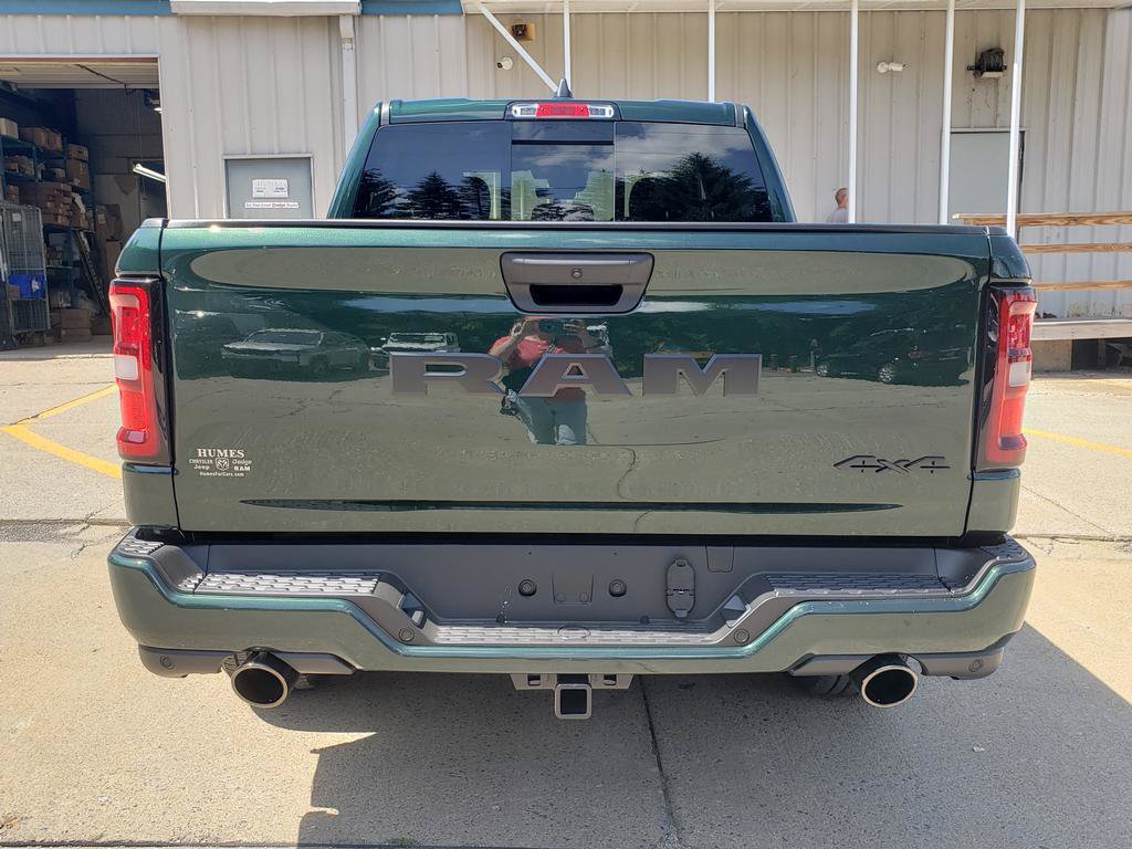 New 2026 RAM 1500 Express AWD/4WD image 4