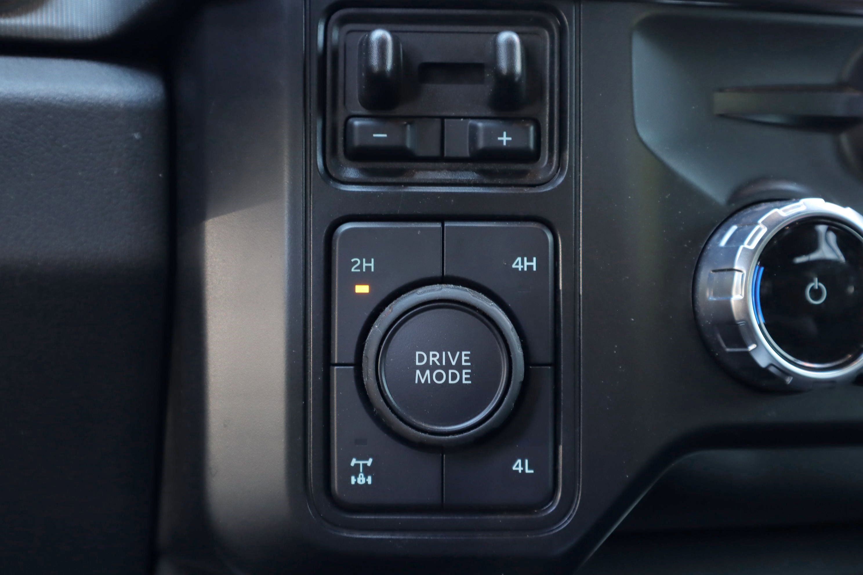 Used 2025 Ford F250 Platinum AWD/4WD image 26