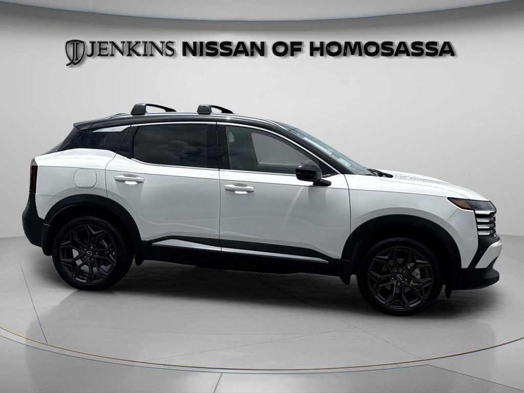 New 2026 Nissan Kicks SR AWD/4WD image 2