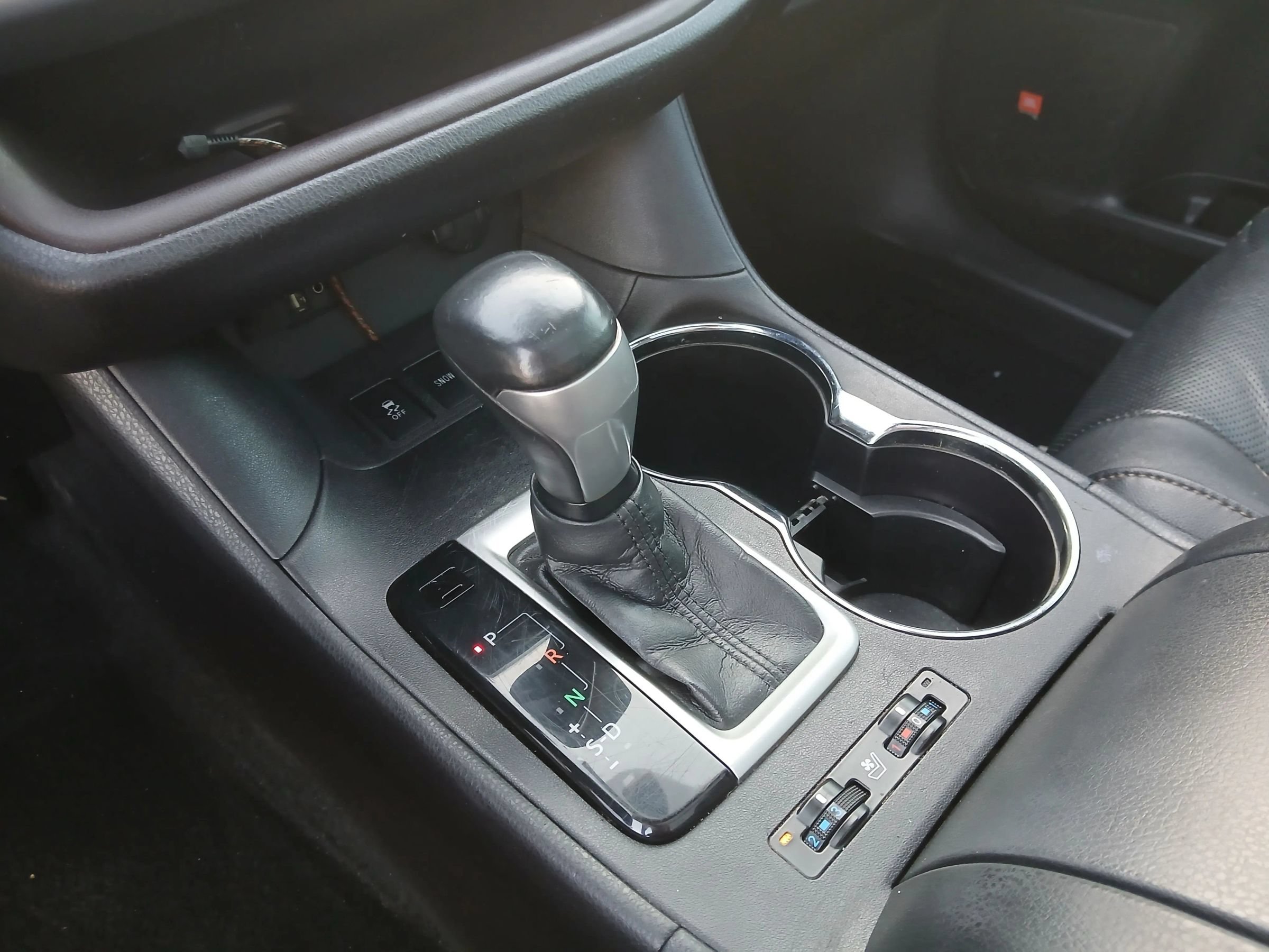 Used 2016 Toyota Highlander Limited Platinum AWD/4WD image 12