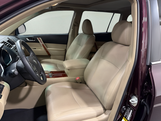 Used 2013 Toyota Highlander Limited AWD/4WD image 12