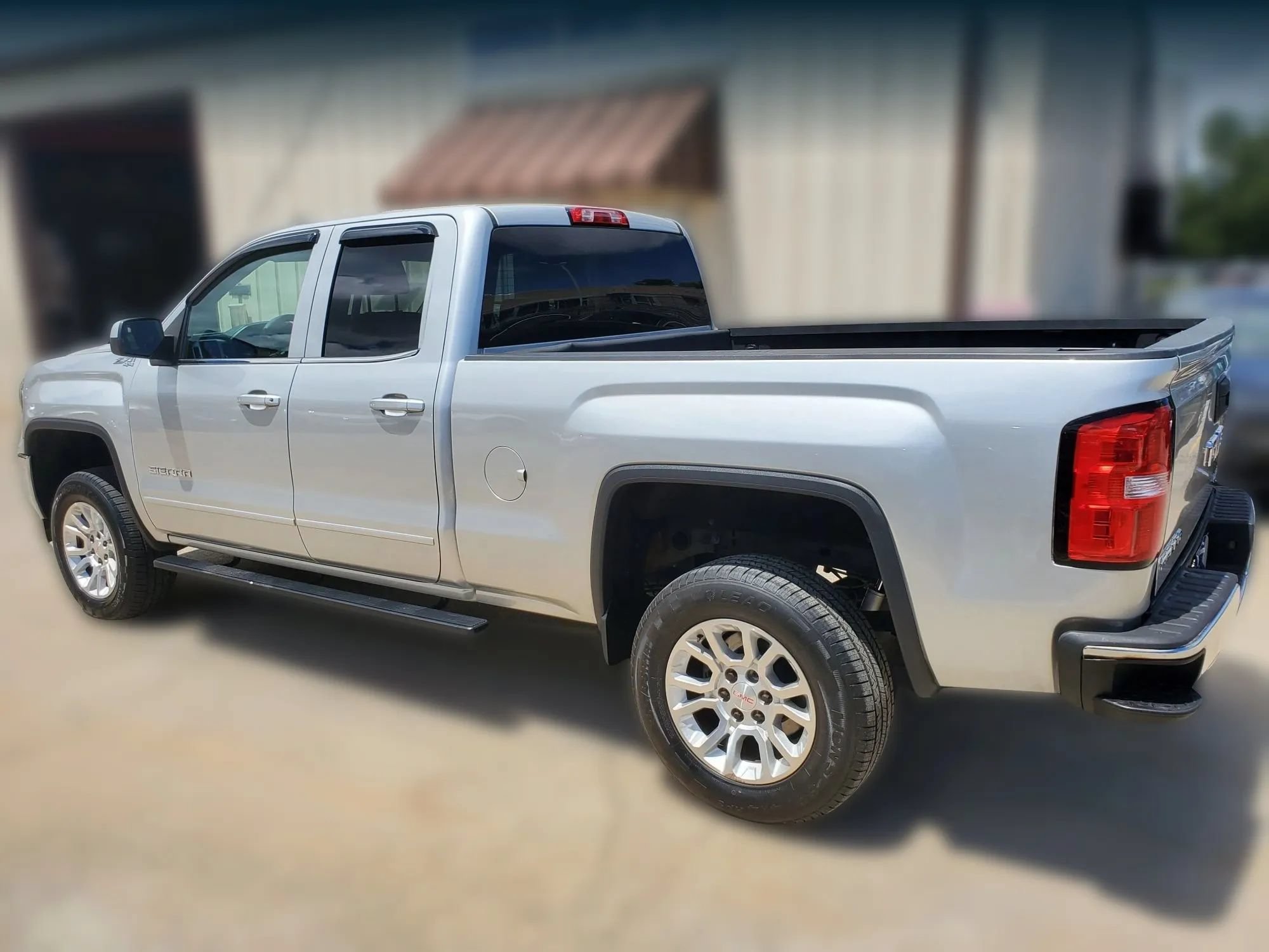 Used 2017 GMC Sierra 1500 SLE w/ SLE Value Package AWD/4WD image 10