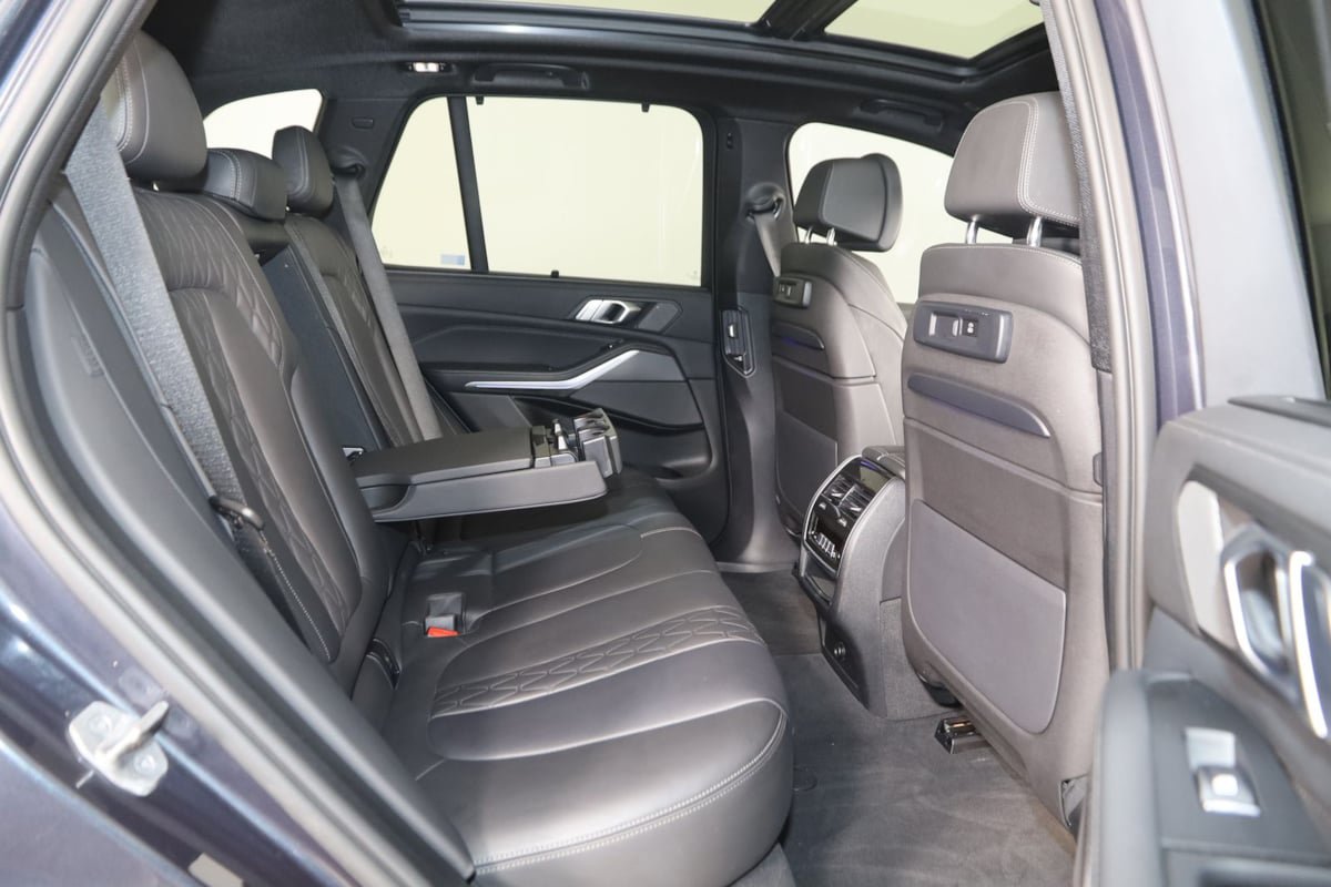 Used 2022 BMW X5 M50i w/ Executive Package AWD/4WD image 15