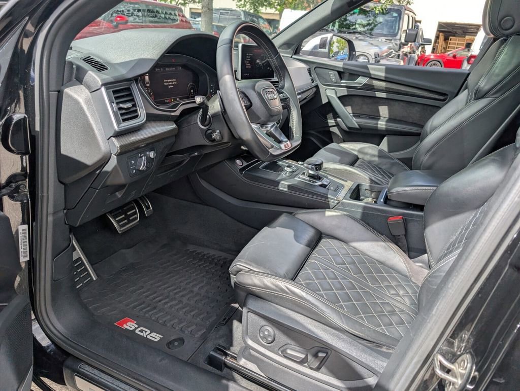Used 2018 Audi SQ5 Prestige w/ Prestige Package image 12