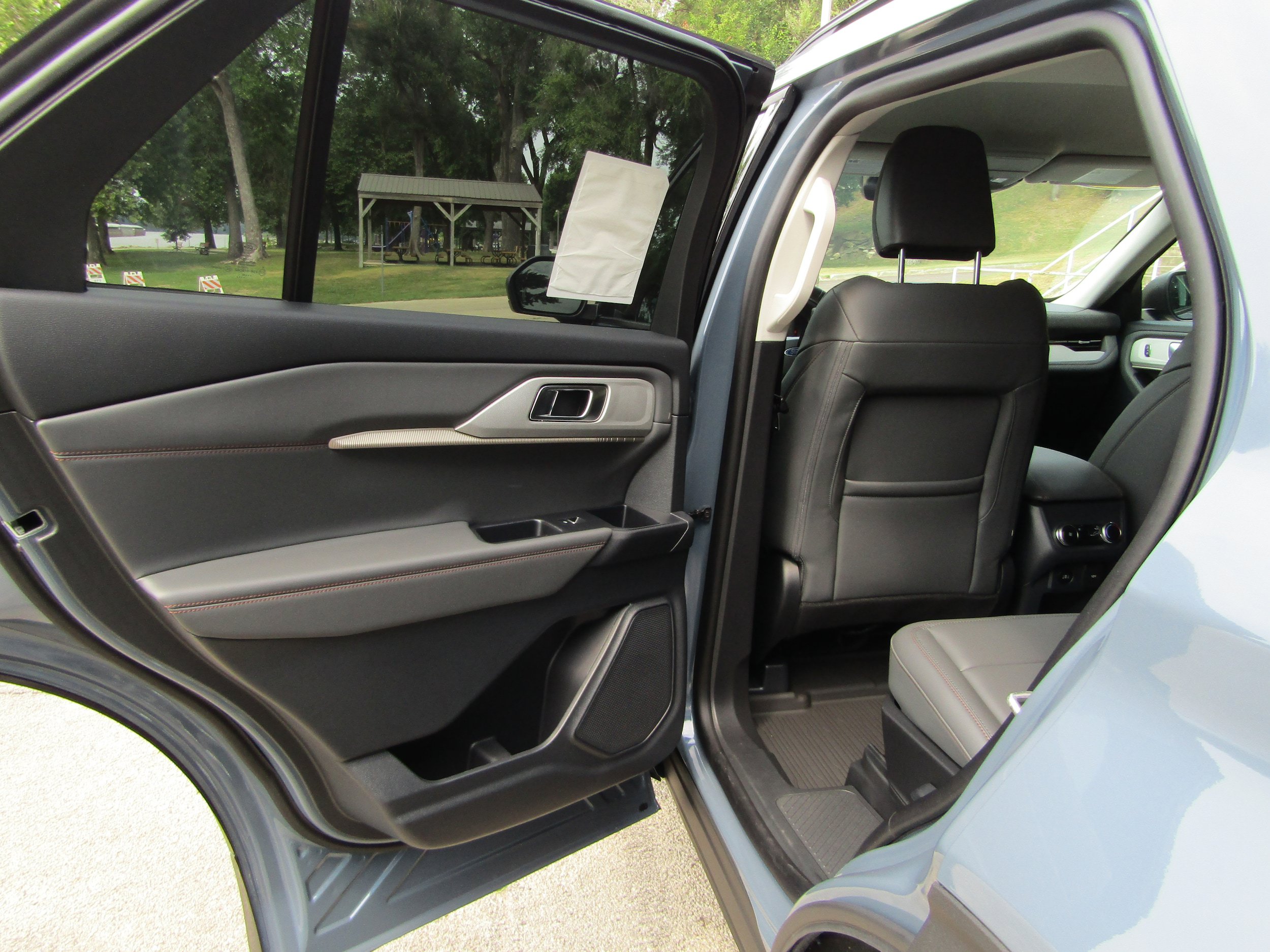 New 2026 Ford Explorer Active w/ Active Comfort Package AWD/4WD image 15