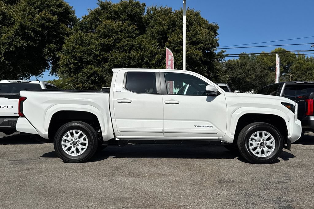 Certified 2026 Toyota Tacoma SR5 AWD/4WD image 2