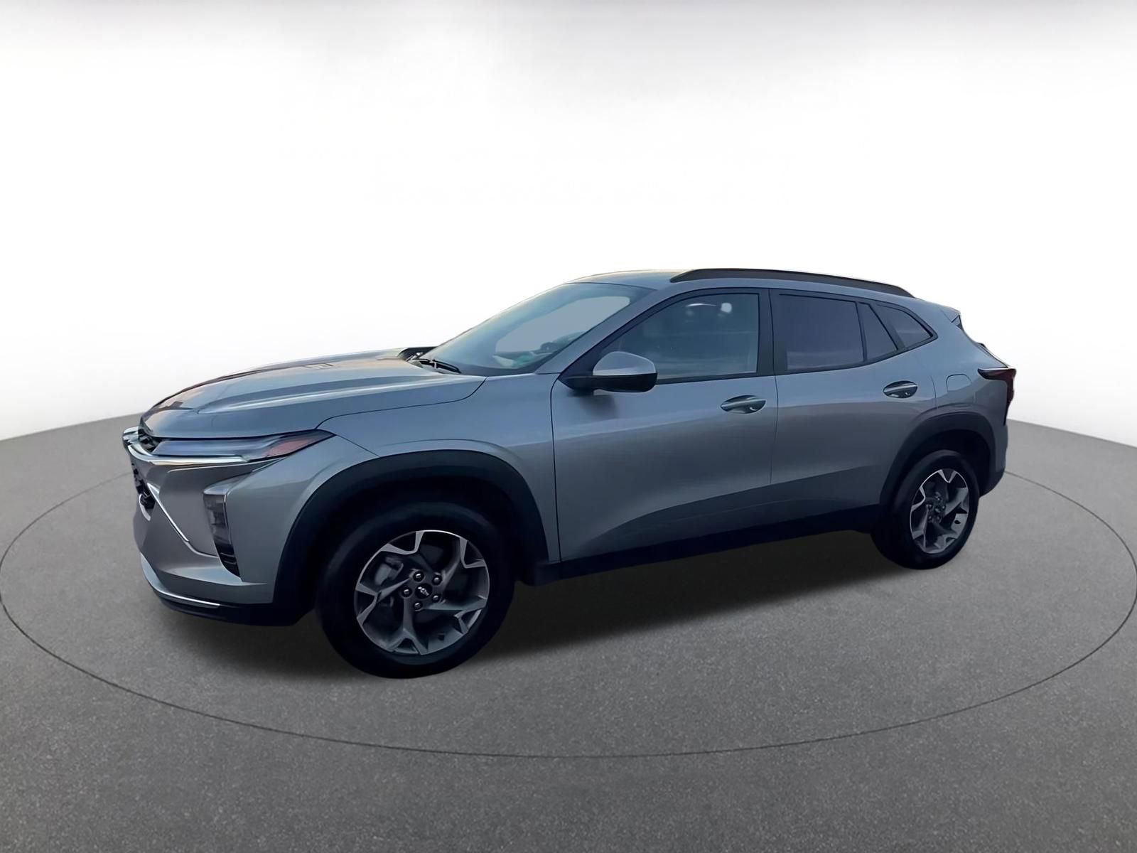 Used 2025 Chevrolet Trax LT image 8