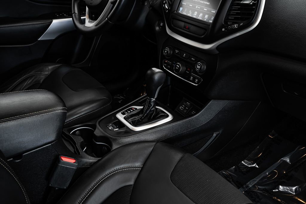 Used 2018 Jeep Cherokee Latitude Plus image 20