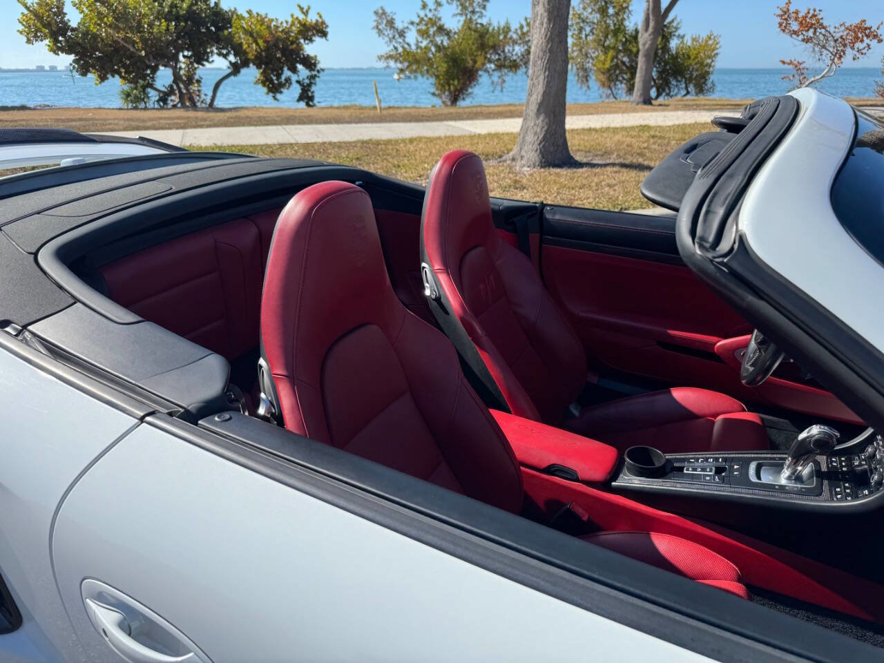 Used 2015 Porsche 911 Turbo S image 47