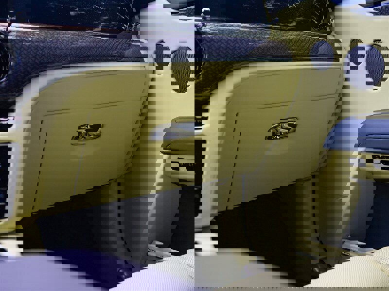 Used 2024 Rolls-Royce Ghost Black Badge image 32