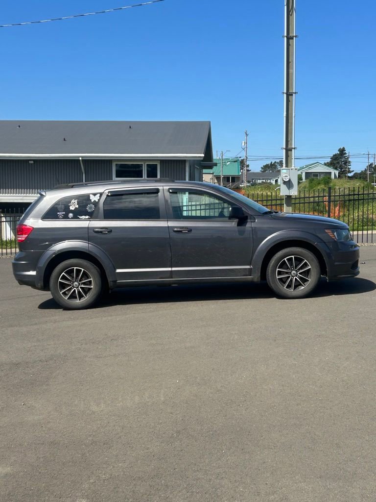 Used 2018 Dodge Journey SE w/ Blacktop Package FWD image 7