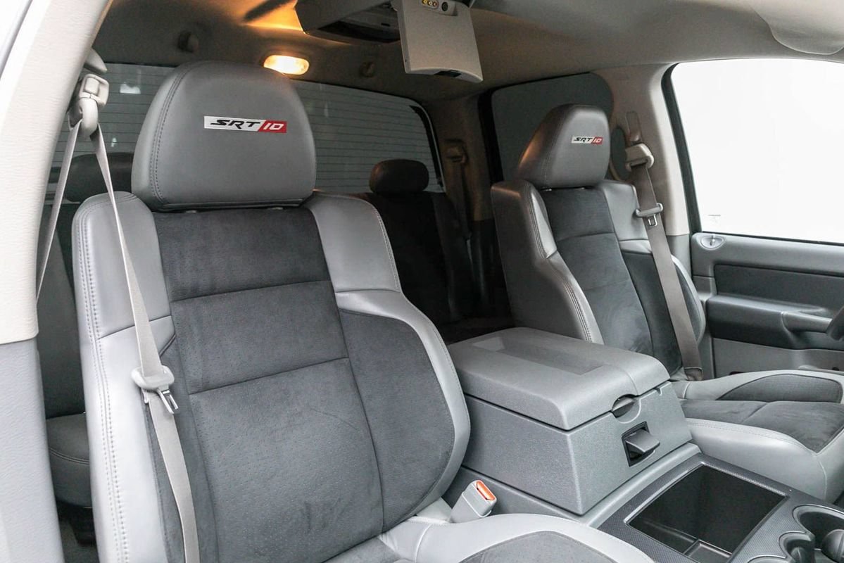 Used 2006 Dodge Ram 1500 Truck 2WD Quad Cab w/ Communication Pkg image 16