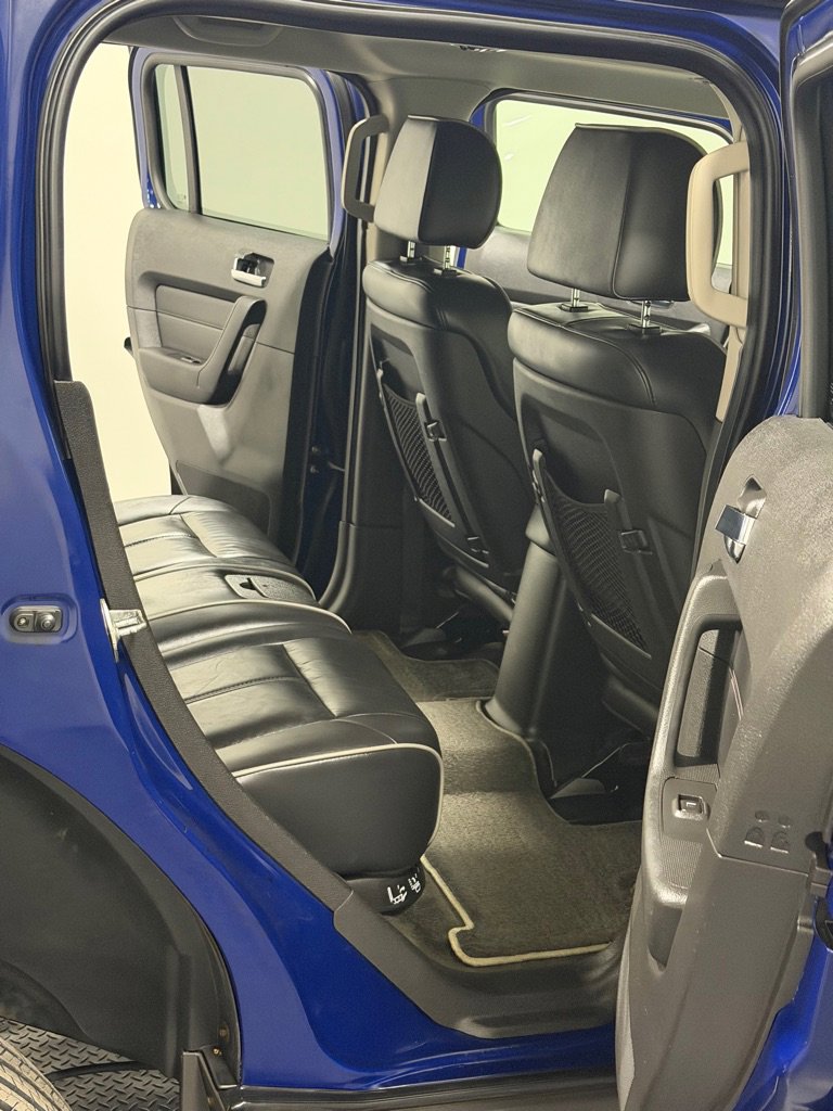 Used 2009 HUMMER H3 Alpha image 10