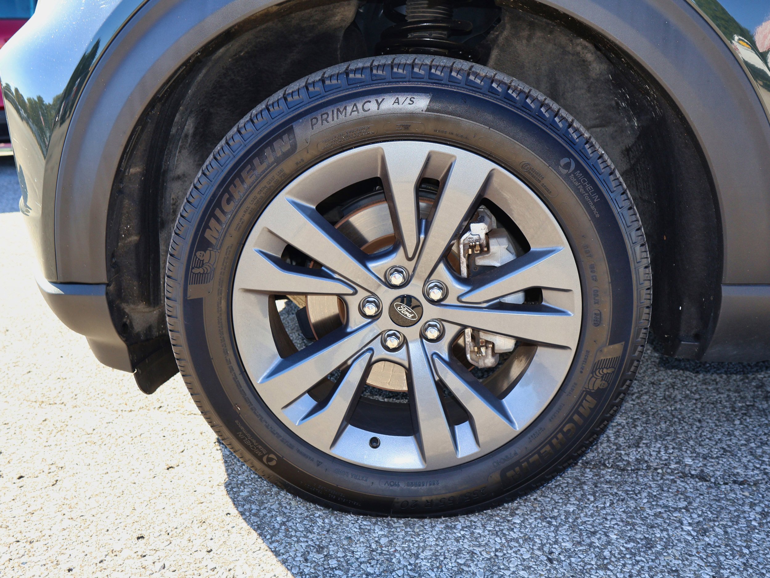 Used 2023 Ford Explorer XLT w/ Equipment Group 202A AWD/4WD image 33