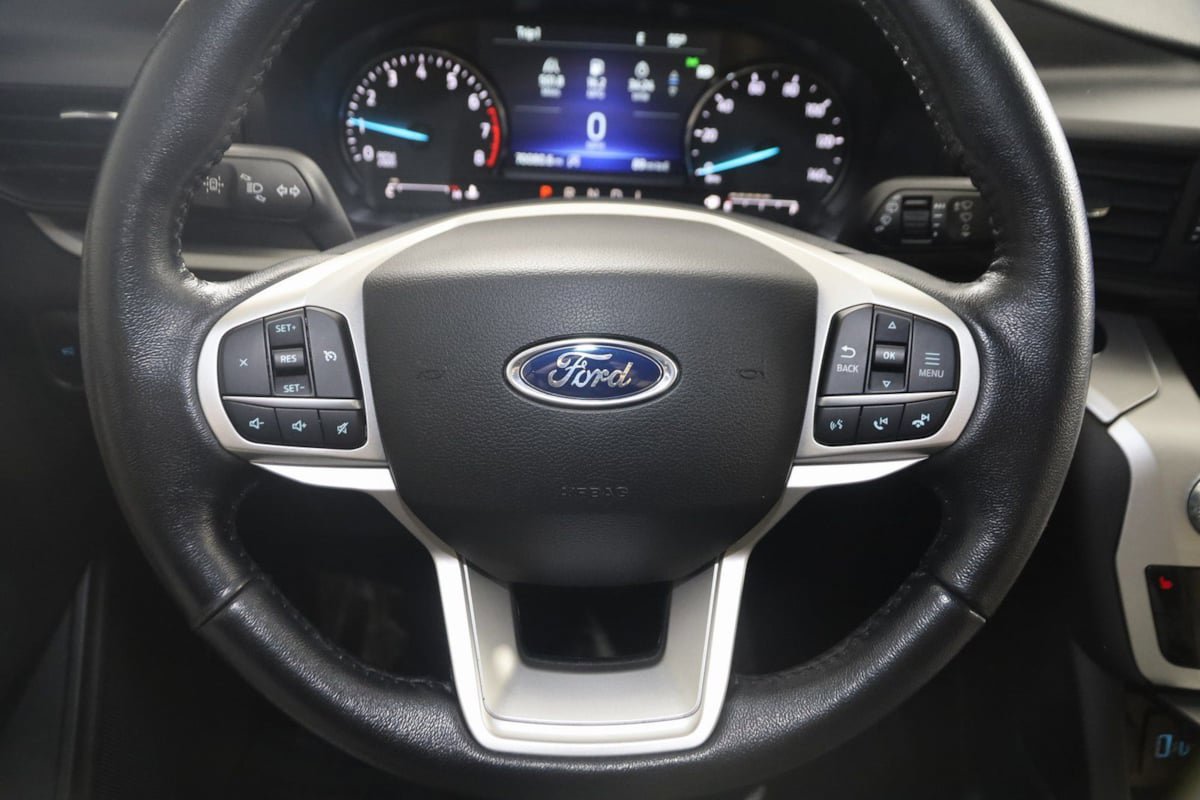 Used 2021 Ford Explorer XLT AWD/4WD image 35