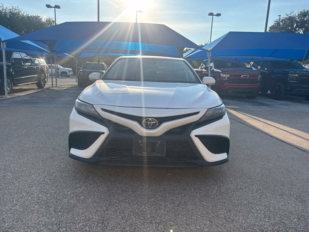 Used 2022 Toyota Camry SE w/ Cold Weather Package AWD/4WD image 2