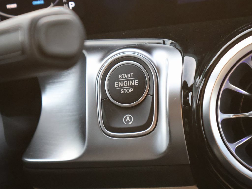 New 2026 Mercedes-Benz GLB 250 4MATIC image 28