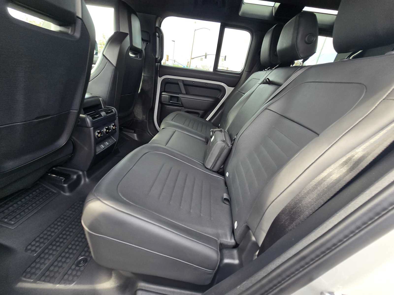 New 2026 Land Rover Defender 110 OCTA AWD/4WD image 19