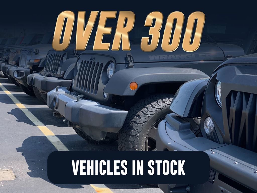 Used 2025 Tesla Model Y Long Range RWD image 8