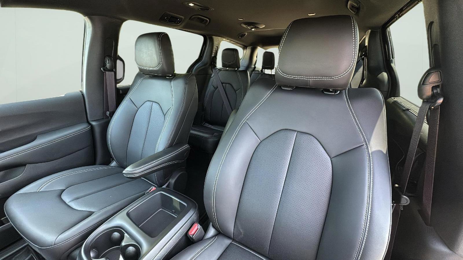 New 2026 Chrysler Pacifica Select image 13