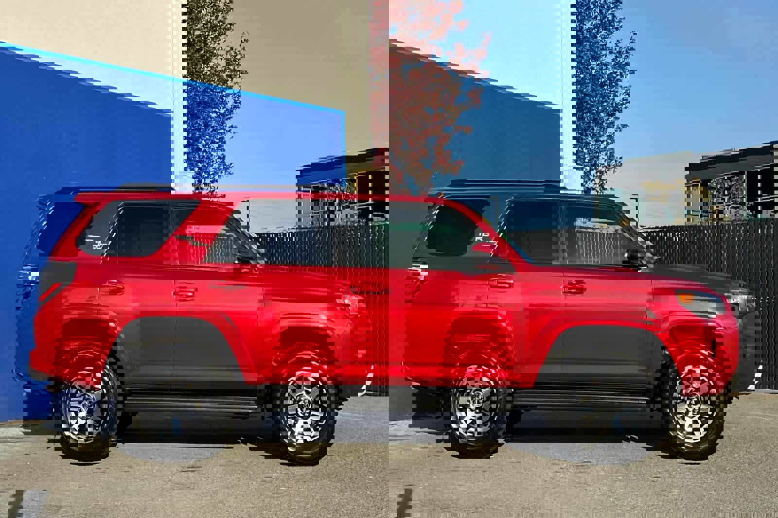 Used 2024 Toyota 4Runner TRD Off-Road image 2