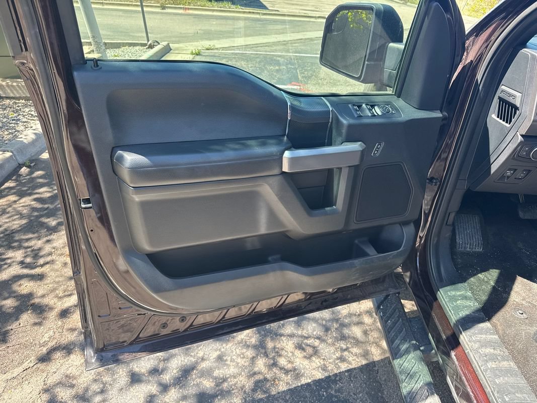 Used 2019 Ford F150 XLT w/ Equipment Group 302A Luxury AWD/4WD image 9
